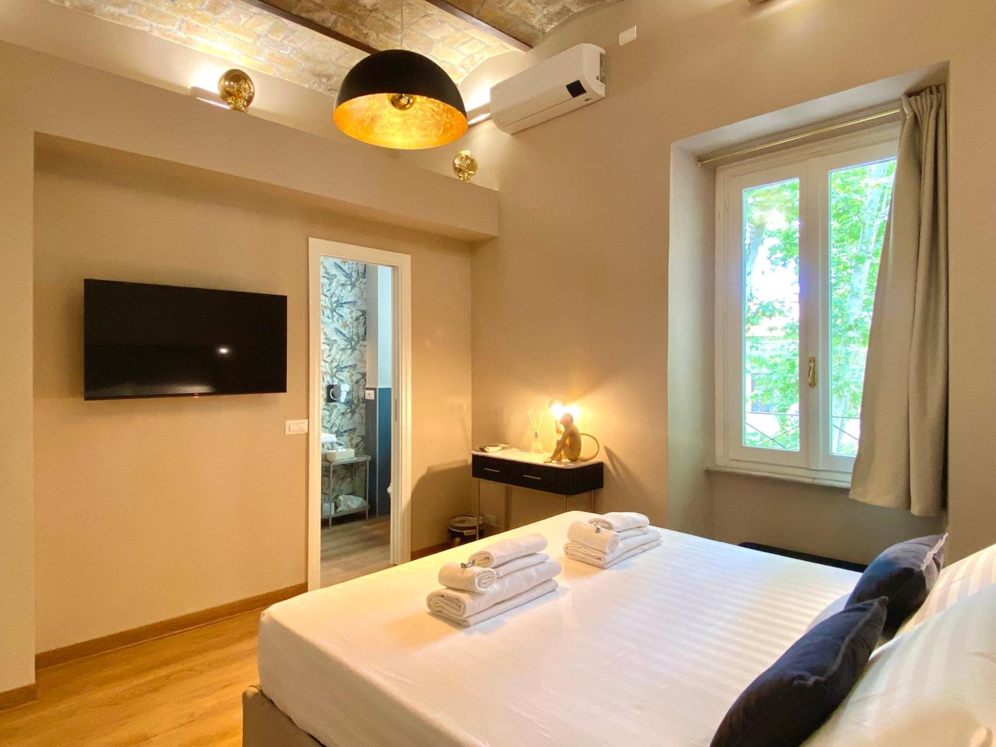 Queen Of Rome Luxury Rooms Exterior foto