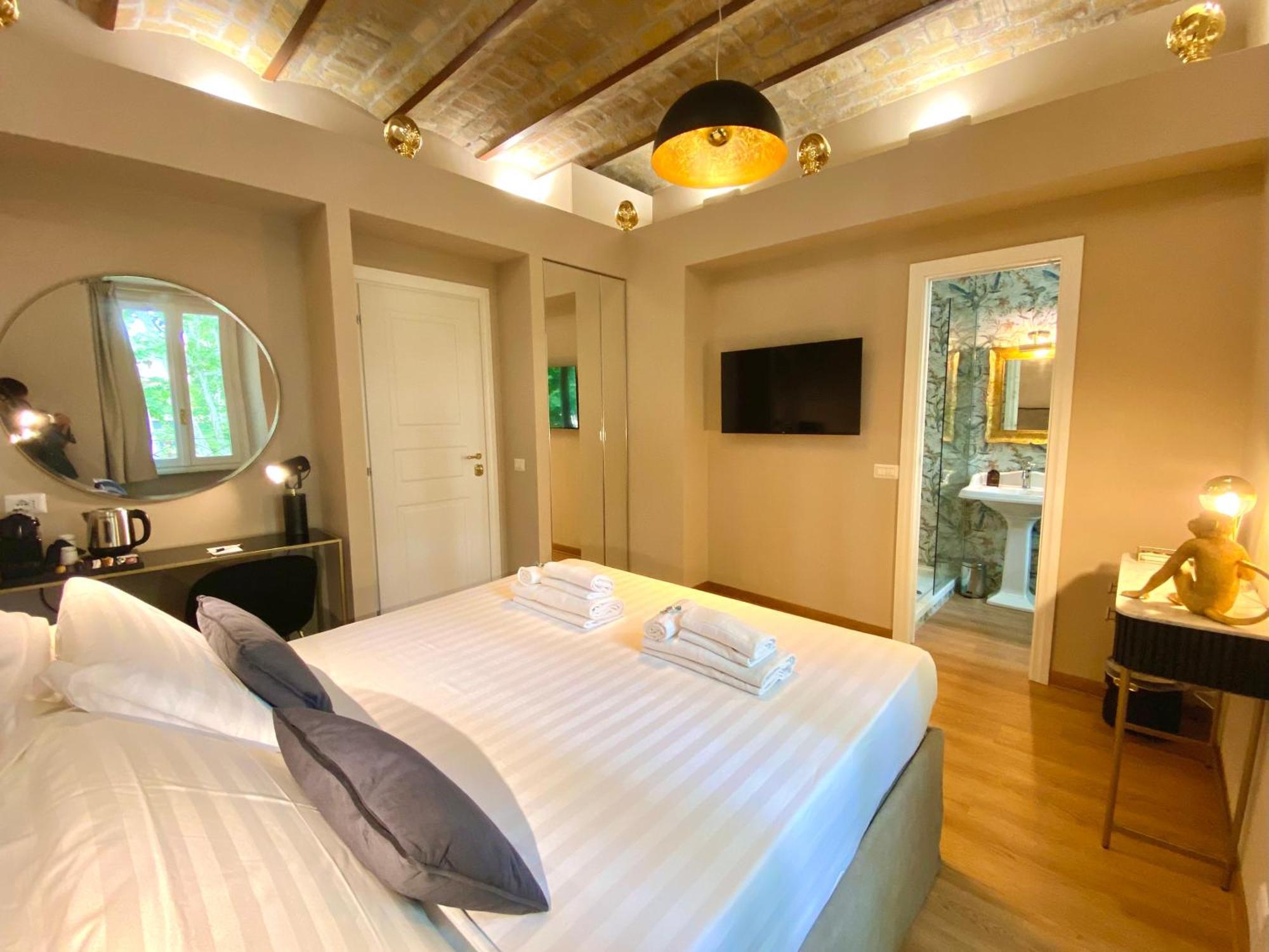 Queen Of Rome Luxury Rooms Exterior foto