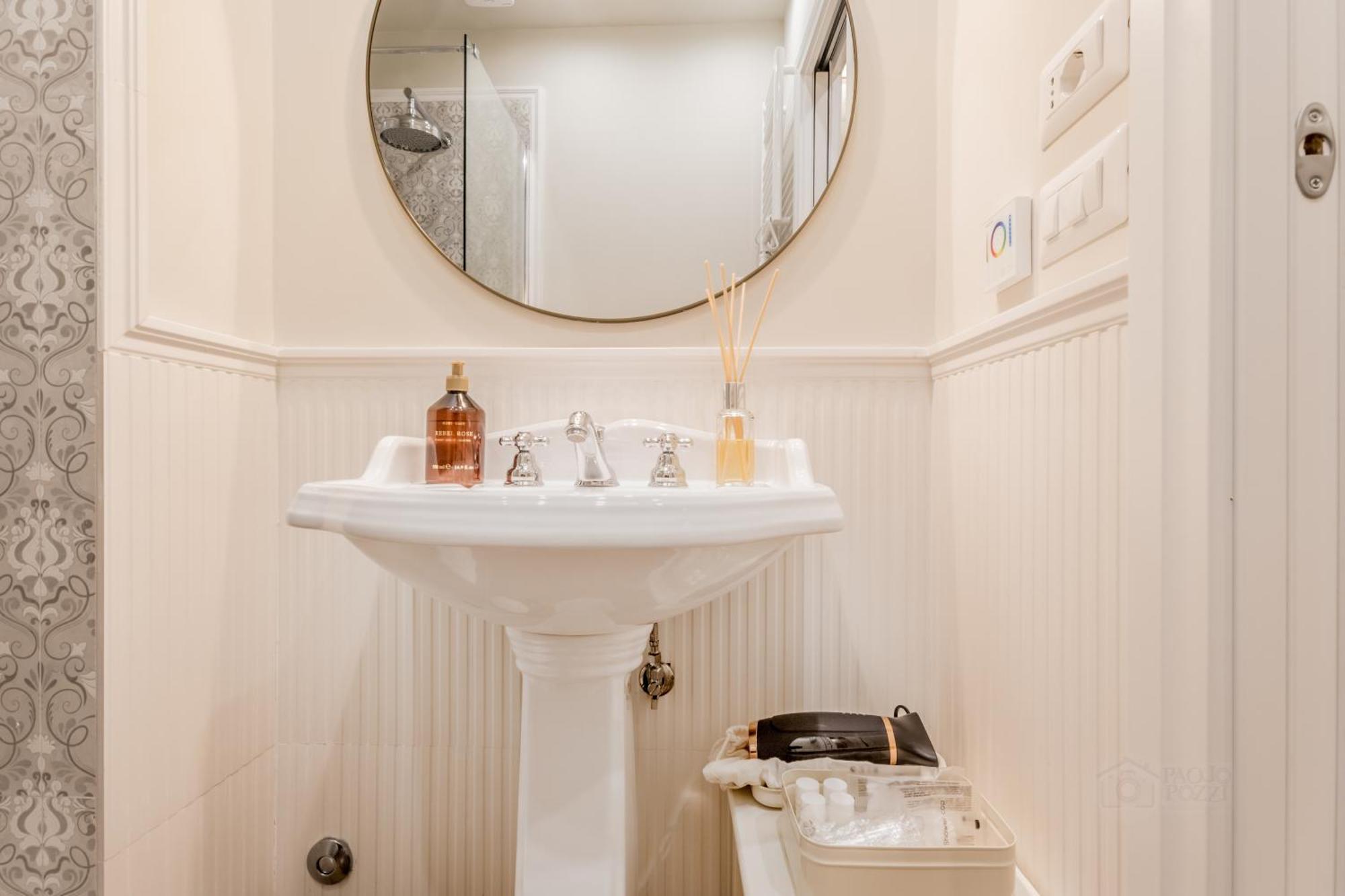 Queen Of Rome Luxury Rooms Exterior foto